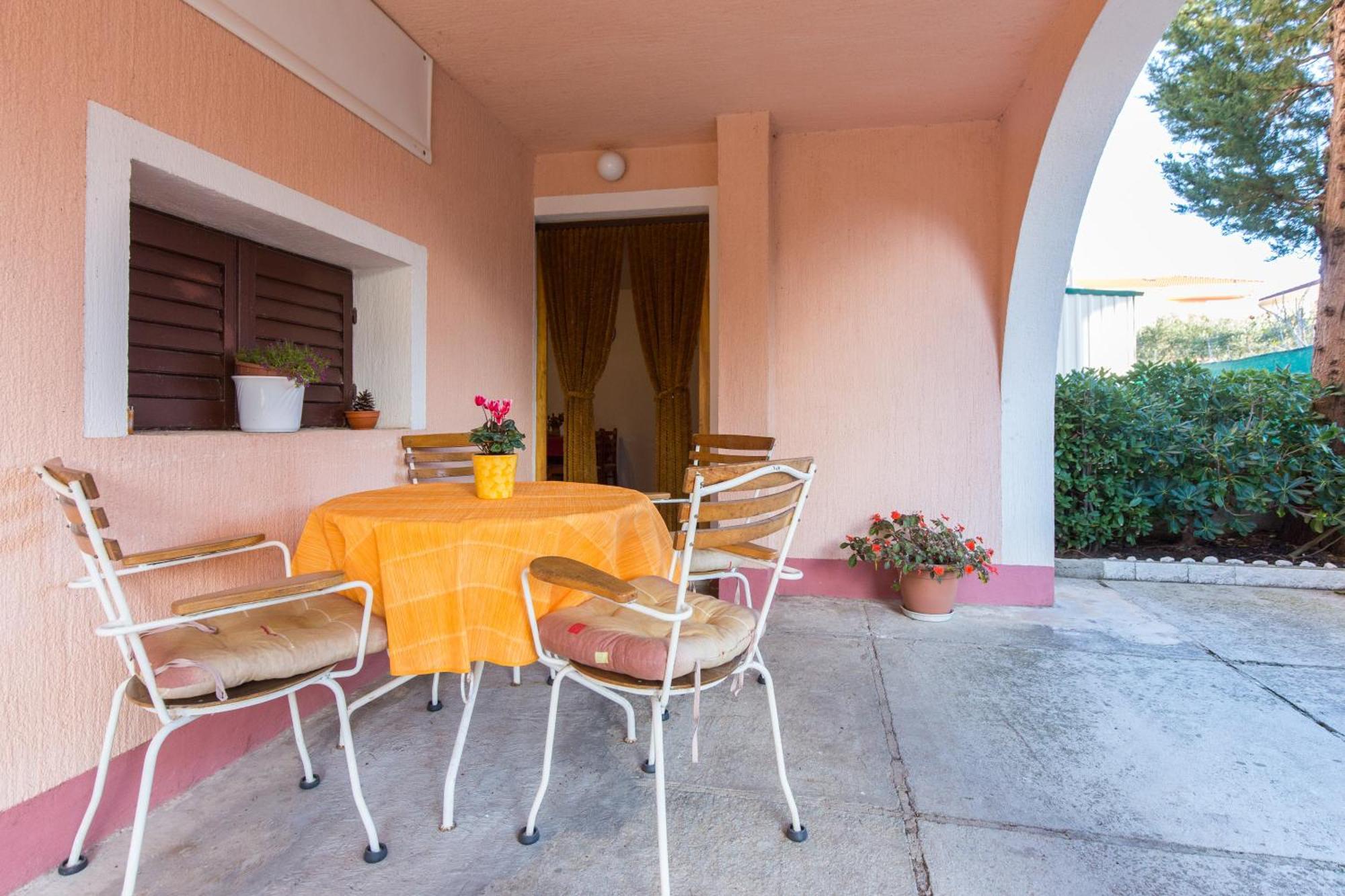 Neda Apartment Punat Ngoại thất bức ảnh